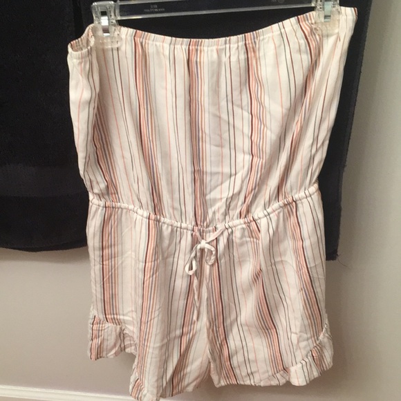 PacSun Other - PacSUN Romper. New w/tag.size medium. Cream color
